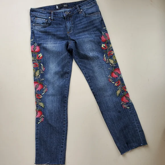 Kut Embroidered raw edge cropped jeans Reese - Picture 2 of 9